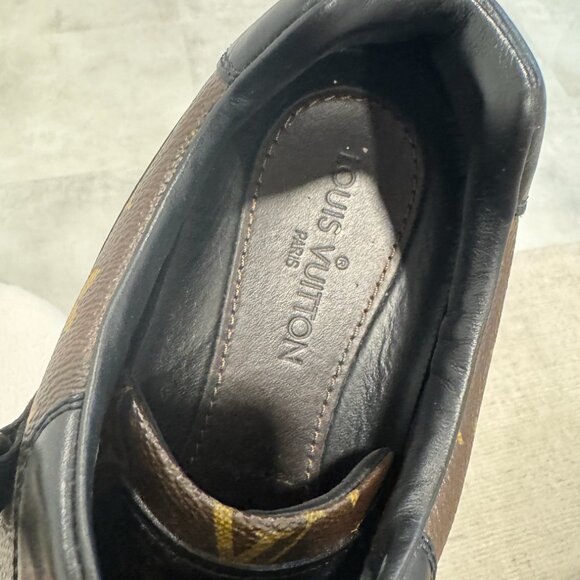 Louis Vuitton Men's Logo Hook Loop Closure Sneakers- 9.5 - Picture 4 of 5